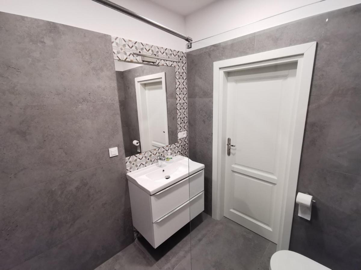 Nowe Apartamenty Zamkowa Vis A Vis Wawelu Krasków Exterior foto